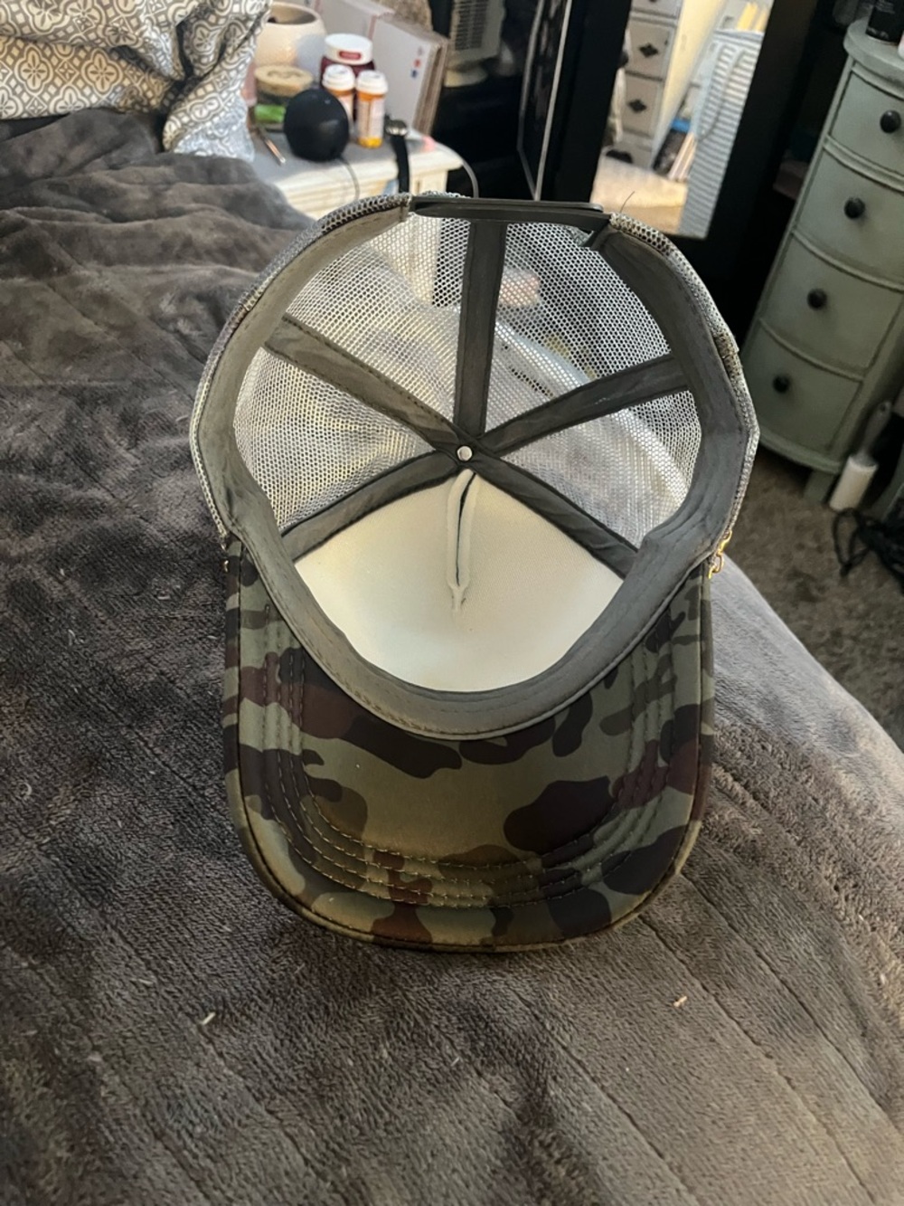 MAMA Trucker Hat with CAMO Brim & Gold Chain - Picture 3 of 3